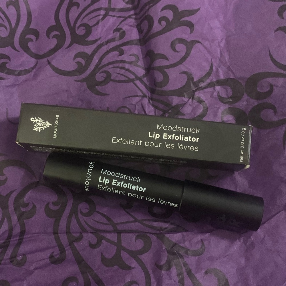 Younique Moodstruck lip exfoliator